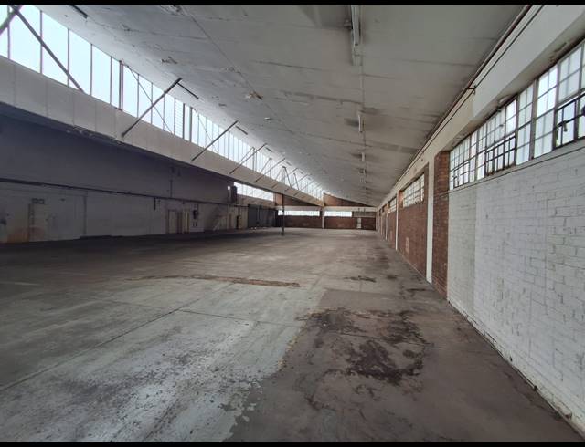 1,563M² WAREHOUSE TO LET IN BENROSE
